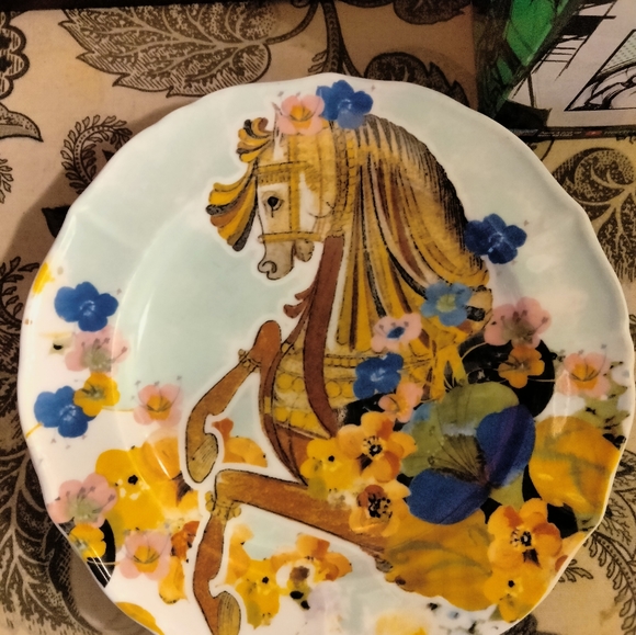 4 Retired Anthropologie Carousel Horse Plates - Picture 4 of 9